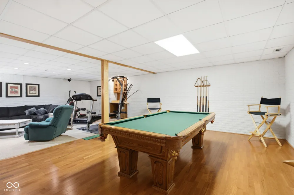 7101 Lakeside Woods Drive Indianapolis, IN 46278