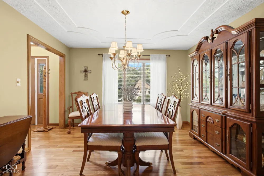 7101 Lakeside Woods Drive Indianapolis, IN 46278
