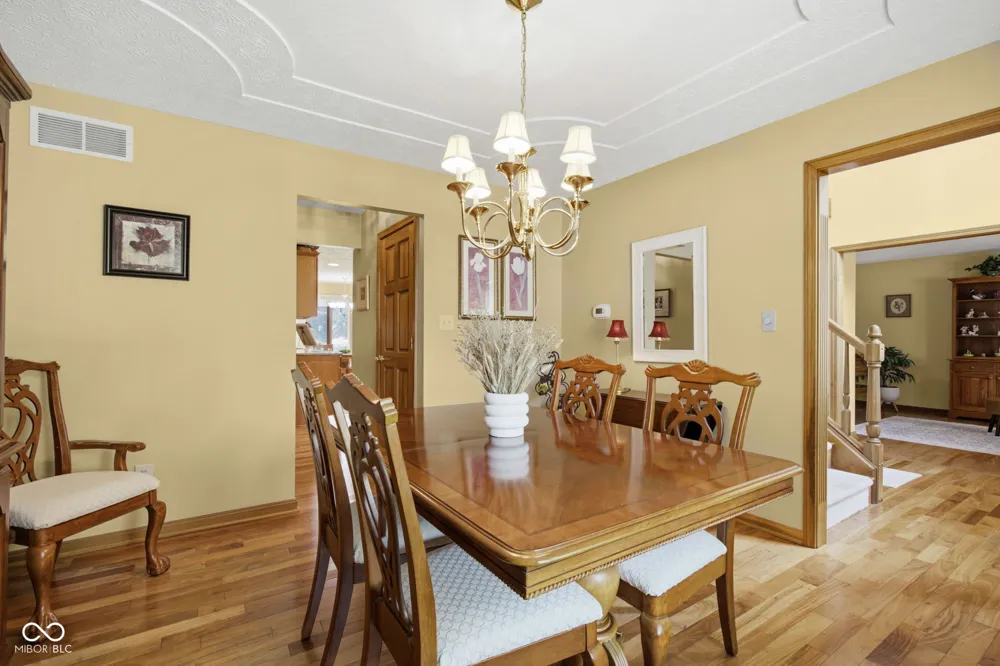 7101 Lakeside Woods Drive Indianapolis, IN 46278