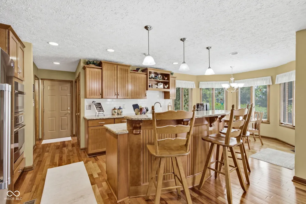 7101 Lakeside Woods Drive Indianapolis, IN 46278