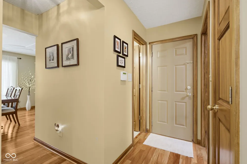 7101 Lakeside Woods Drive Indianapolis, IN 46278