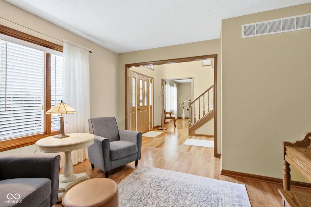 7101 Lakeside Woods Drive Indianapolis, IN 46278