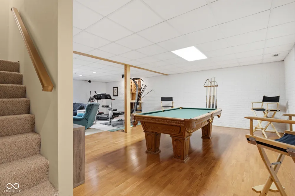 7101 Lakeside Woods Drive Indianapolis, IN 46278