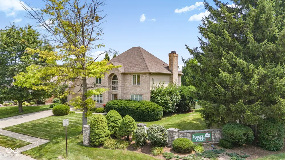 7101 Lakeside Woods Drive Indianapolis, IN 46278