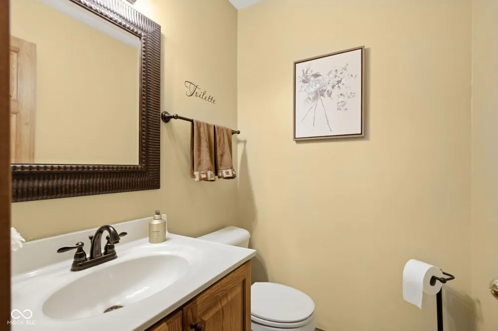 7101 Lakeside Woods Drive Indianapolis, IN 46278