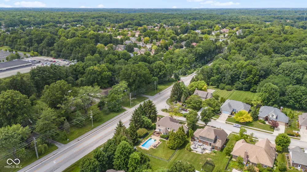 7101 Lakeside Woods Drive Indianapolis, IN 46278
