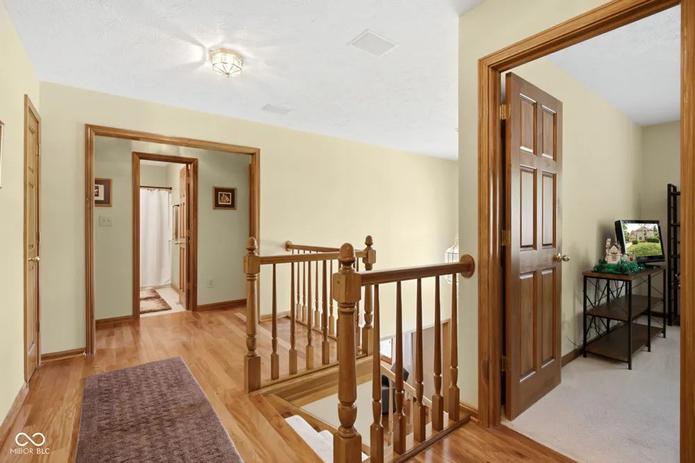7101 Lakeside Woods Drive Indianapolis, IN 46278