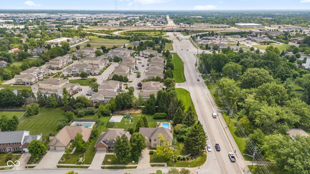 7101 Lakeside Woods Drive Indianapolis, IN 46278