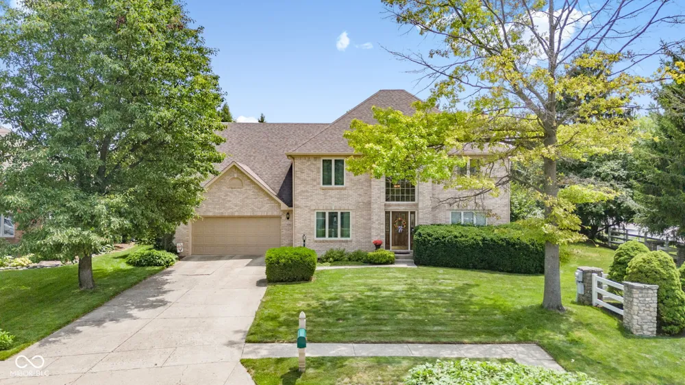 7101 Lakeside Woods Drive Indianapolis, IN 46278