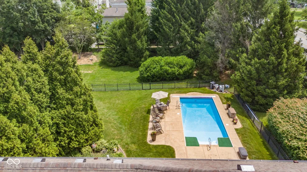 7101 Lakeside Woods Drive Indianapolis, IN 46278