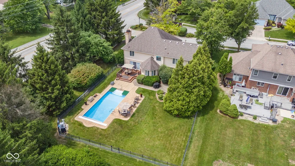 7101 Lakeside Woods Drive Indianapolis, IN 46278