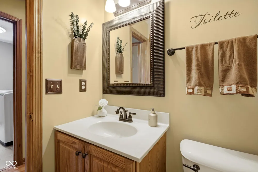 7101 Lakeside Woods Drive Indianapolis, IN 46278