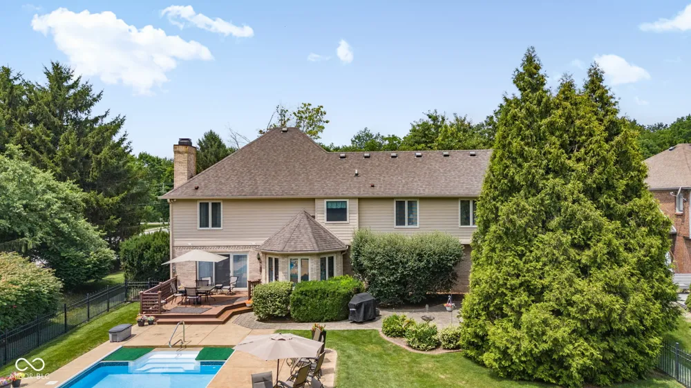 7101 Lakeside Woods Drive Indianapolis, IN 46278