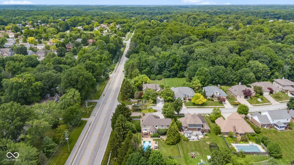 7101 Lakeside Woods Drive Indianapolis, IN 46278
