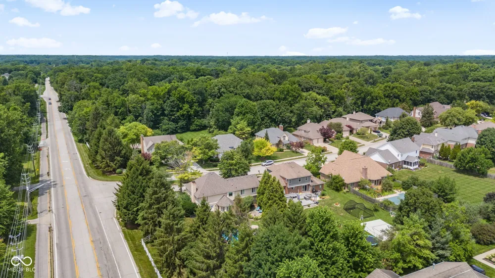 7101 Lakeside Woods Drive Indianapolis, IN 46278