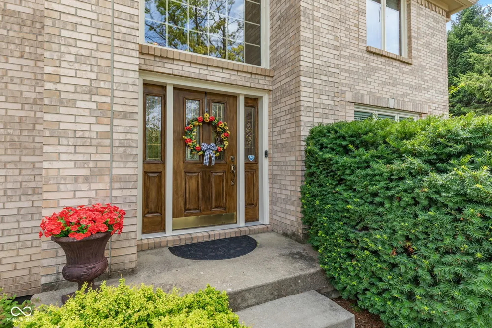 7101 Lakeside Woods Drive Indianapolis, IN 46278