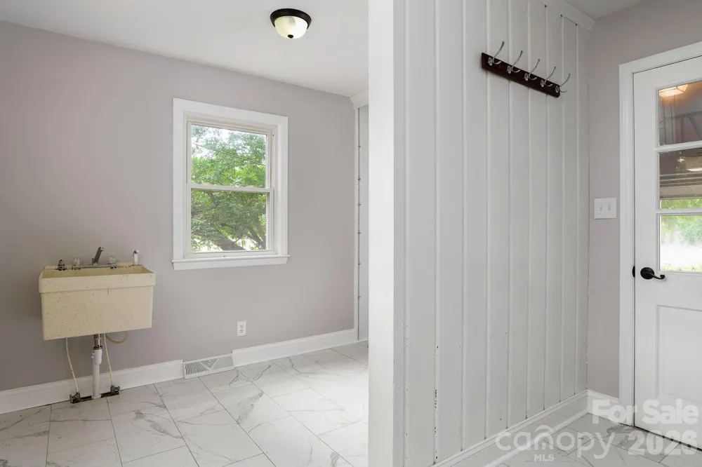 112 Delta Street Lexington, NC 27295
