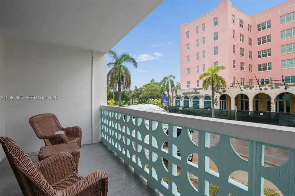 1 Golfview Rd #201 Lake Worth, FL 33460
