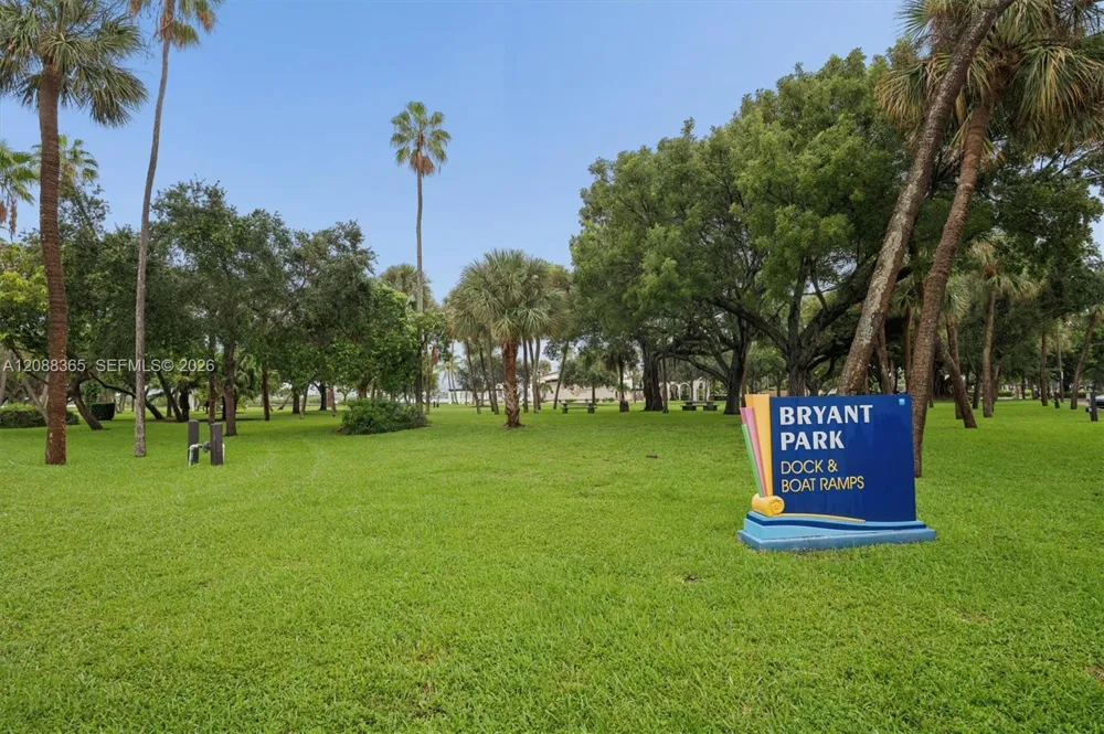 1 Golfview Rd #201 Lake Worth, FL 33460