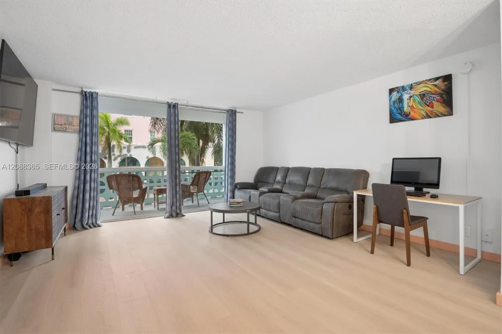 1 Golfview Rd #201 Lake Worth, FL 33460