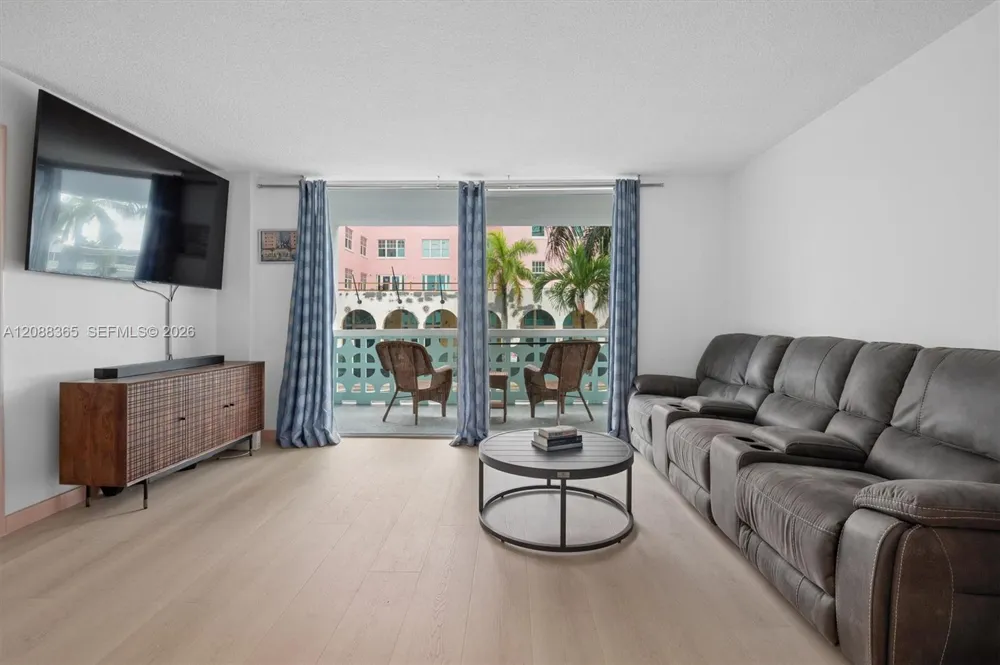 1 Golfview Rd #201 Lake Worth, FL 33460