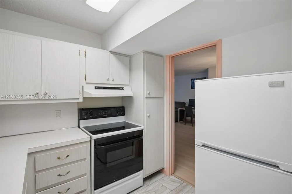 1 Golfview Rd #201 Lake Worth, FL 33460