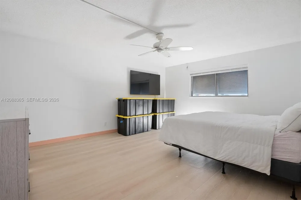 1 Golfview Rd #201 Lake Worth, FL 33460