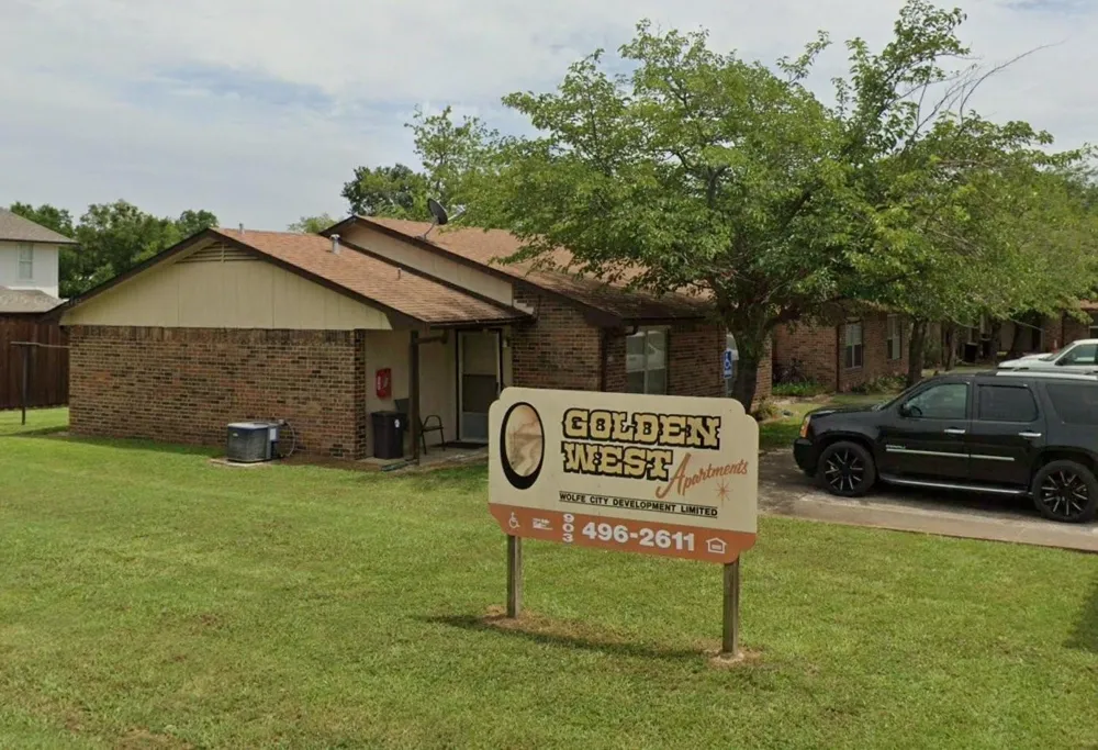 709 W Witt St Wolfe City, TX 75496