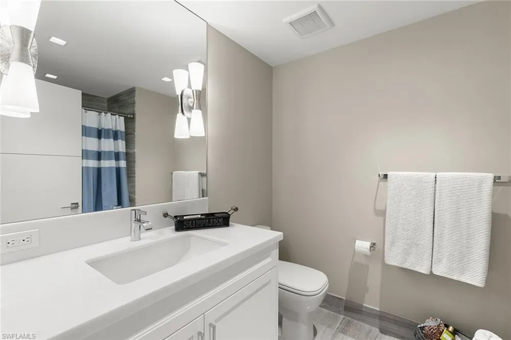 6897 Grenadier Boulevard #704 Naples, FL 34108