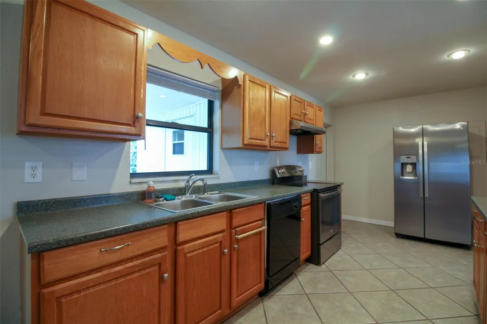 5619 6TH STREET SE Highland City, FL 33846