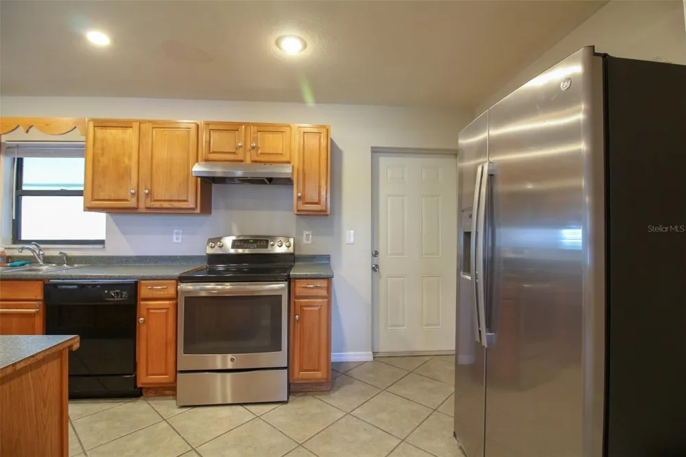 5619 6TH STREET SE Highland City, FL 33846
