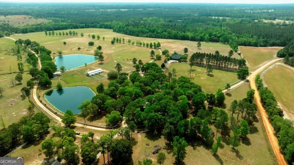5391 Big Pine RD Garfield, GA 30425