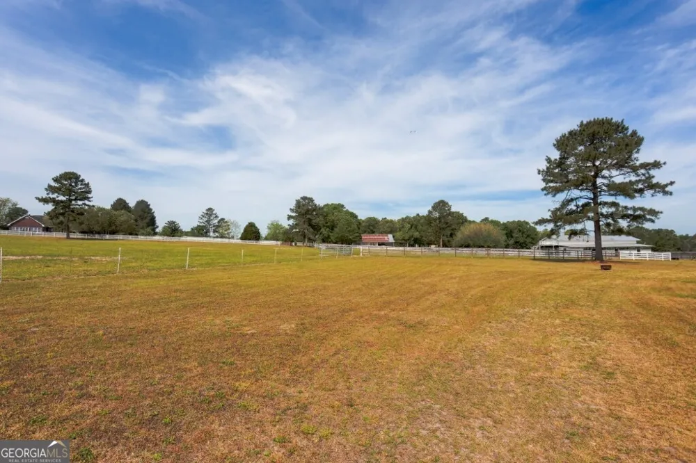 5391 Big Pine RD Garfield, GA 30425