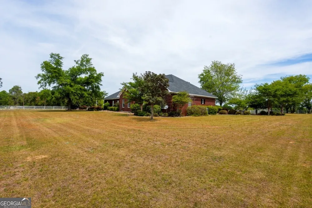 5391 Big Pine RD Garfield, GA 30425