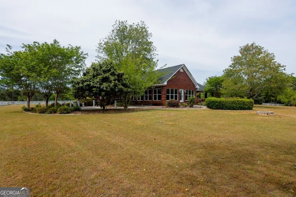 5391 Big Pine RD Garfield, GA 30425