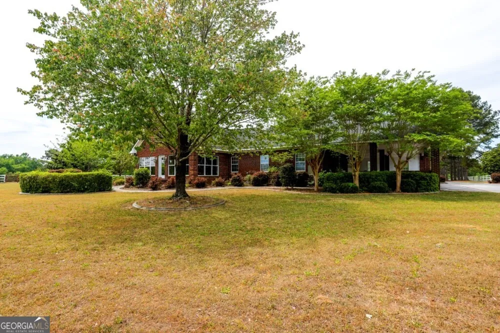 5391 Big Pine RD Garfield, GA 30425
