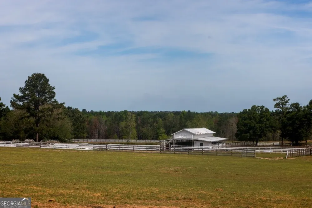 5391 Big Pine RD Garfield, GA 30425