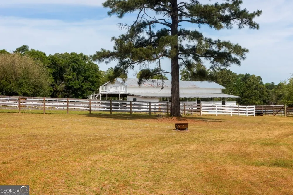 5391 Big Pine RD Garfield, GA 30425