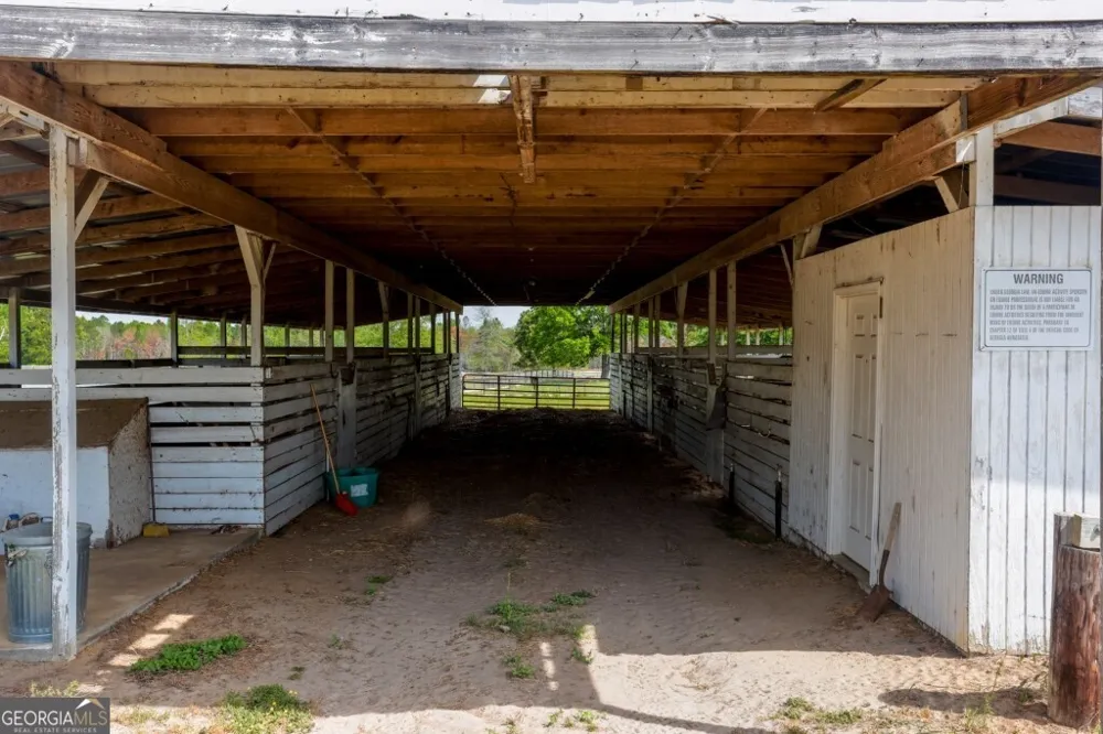 5391 Big Pine RD Garfield, GA 30425