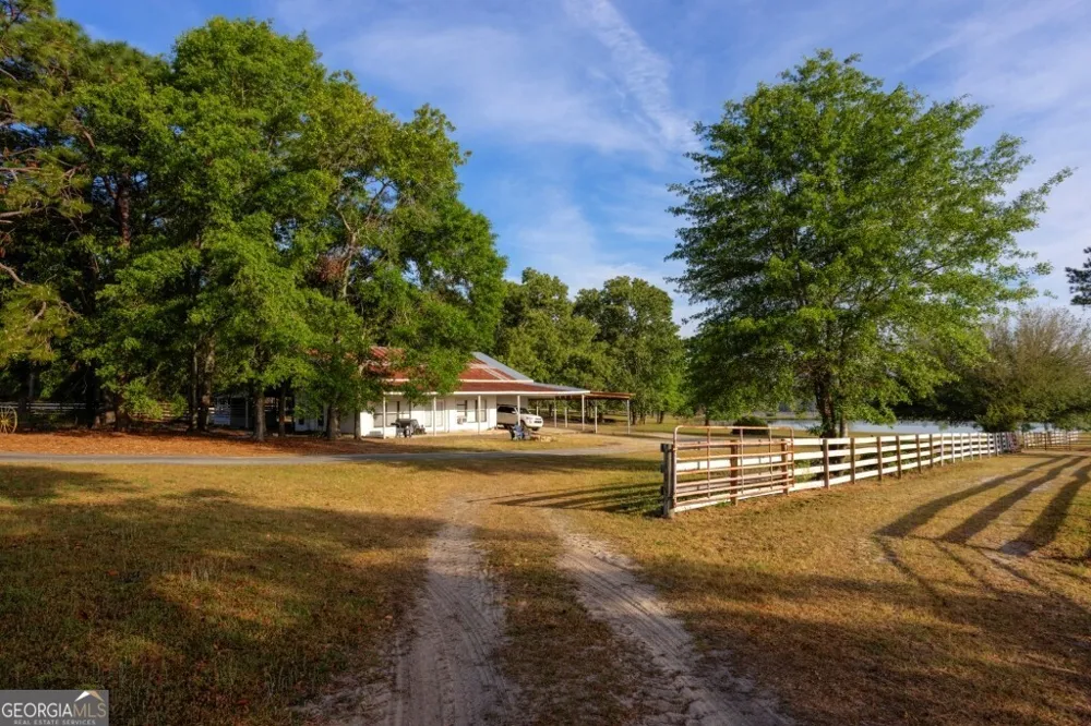 5391 Big Pine RD Garfield, GA 30425