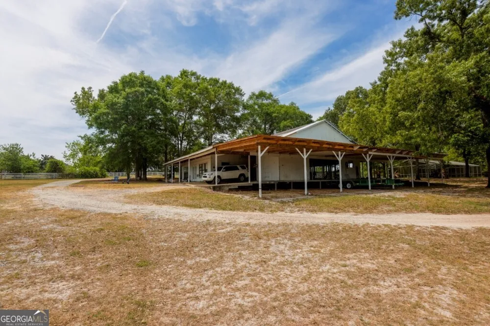 5391 Big Pine RD Garfield, GA 30425