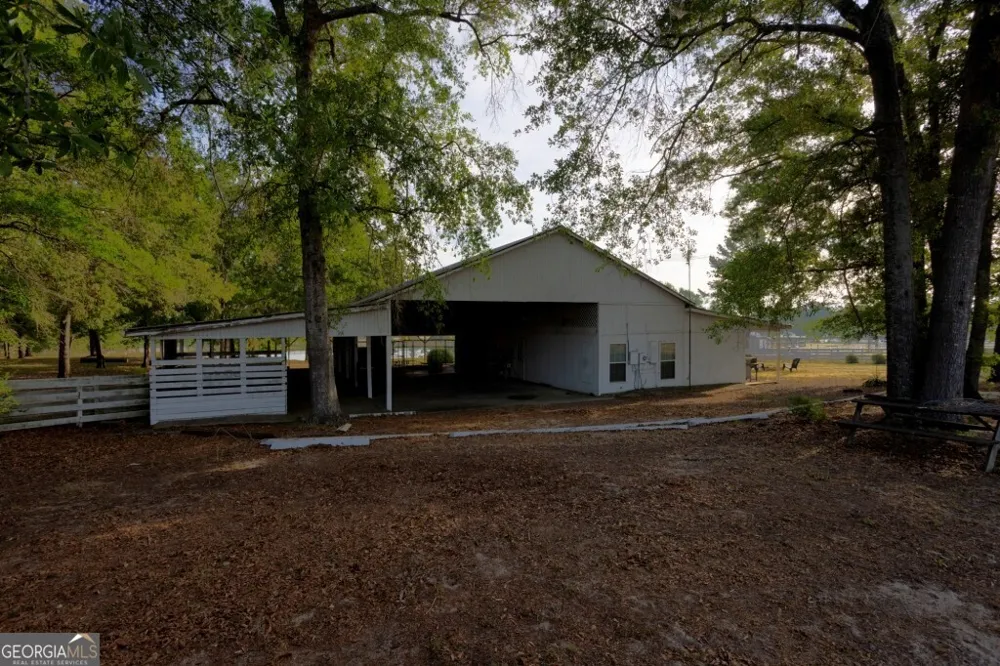 5391 Big Pine RD Garfield, GA 30425