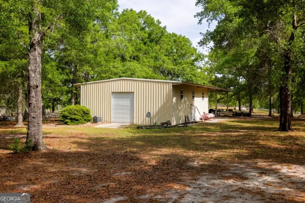 5391 Big Pine RD Garfield, GA 30425