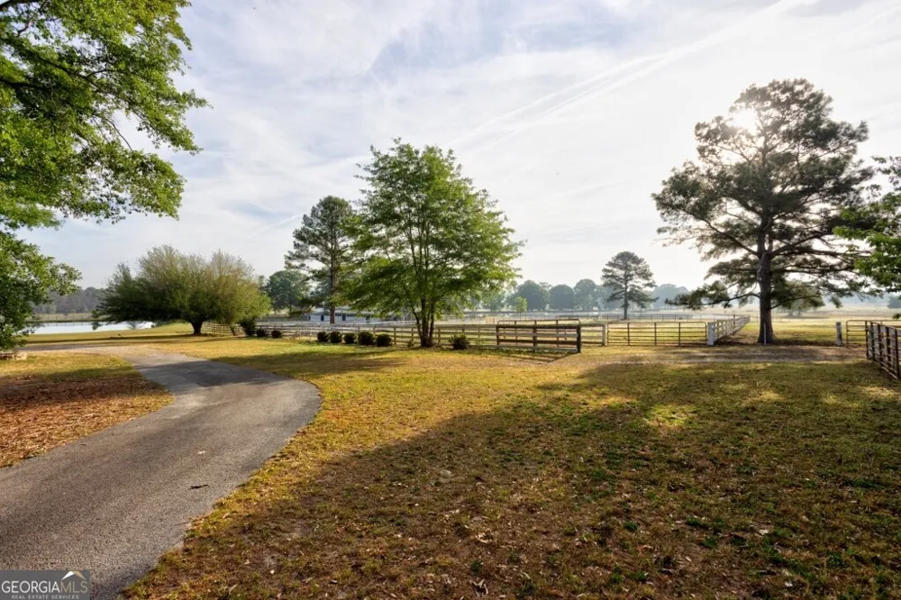 5391 Big Pine RD Garfield, GA 30425