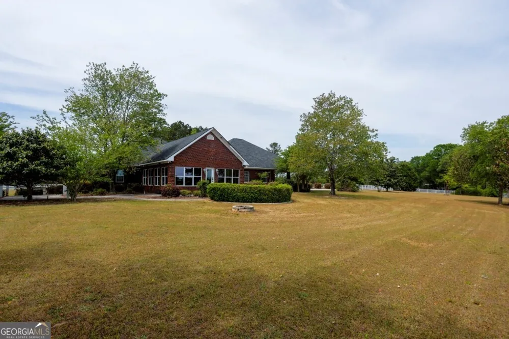 5391 Big Pine RD Garfield, GA 30425