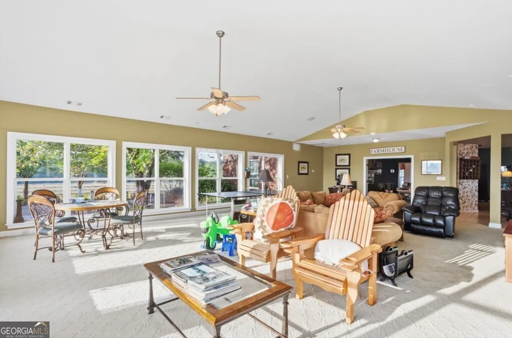 5391 Big Pine RD Garfield, GA 30425