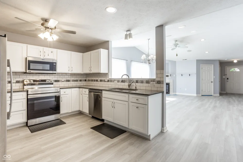 12476 Deerview Drive Noblesville, IN 46060