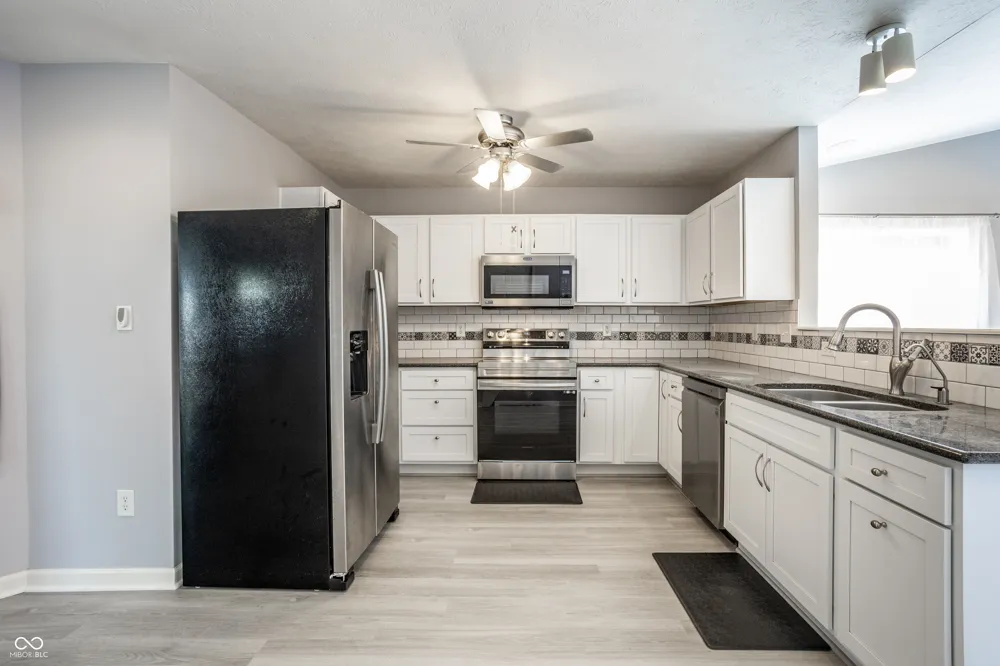 12476 Deerview Drive Noblesville, IN 46060