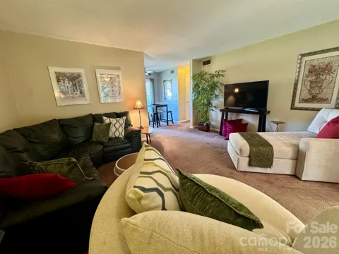 1905 Meadowlark Lane #32