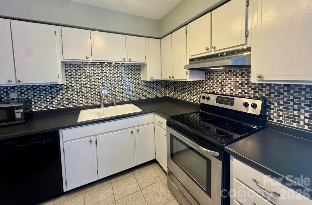 1905 Meadowlark Lane #32 Charlotte, NC 28210